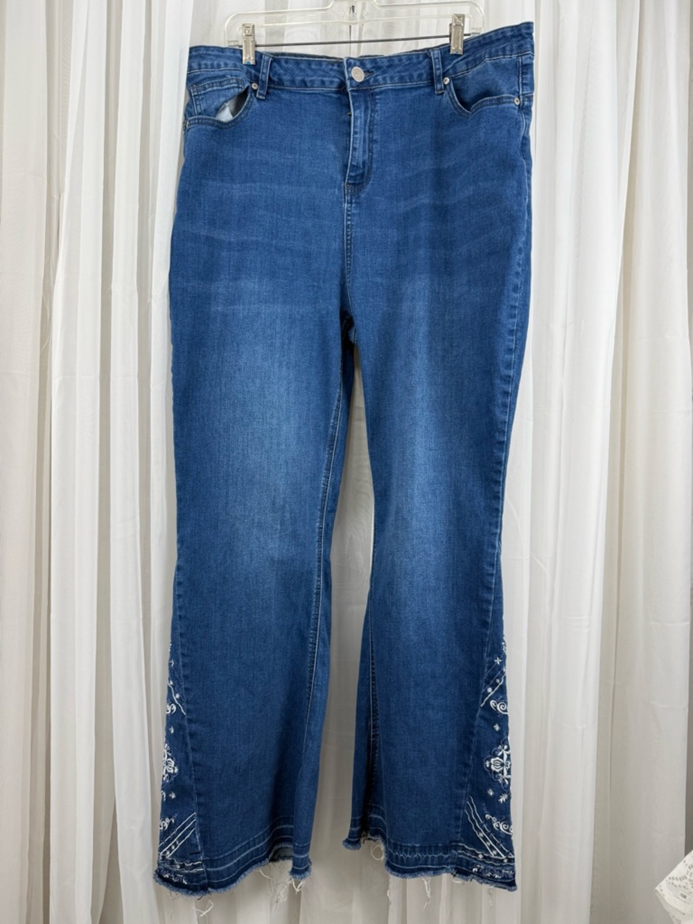 Y2K Suzanne Betro Embroidered Bootcut Jeans Women’s 20 Stretch